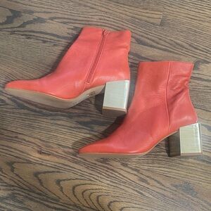 New MUSSE  Leather Ankle Boots